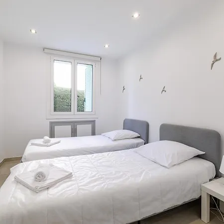 Pdf Rdc - 2 Bdr With Terrace - Quiet And Close To Beaches * Menton